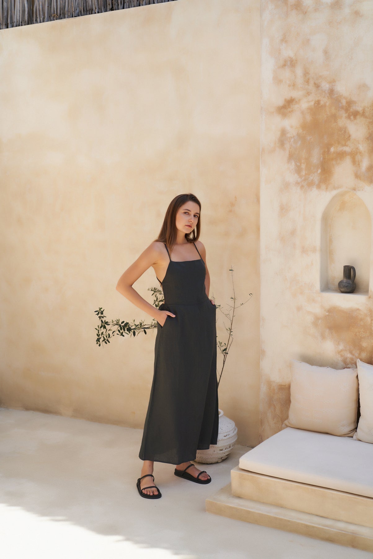 Kamaniya Dress in Charcoal